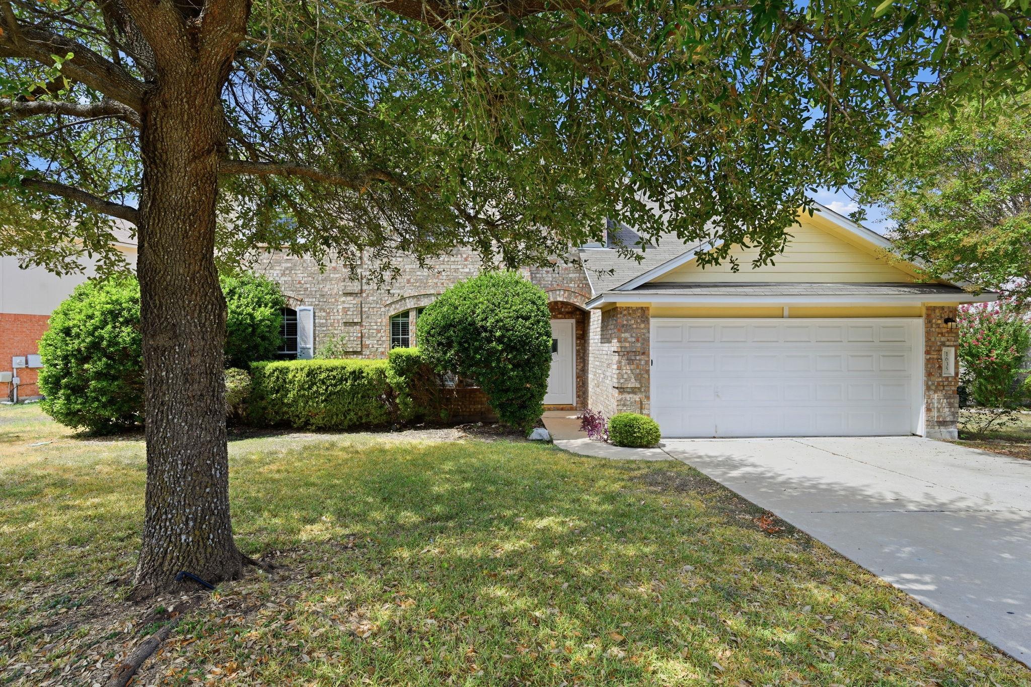 1635 Abbey Ln Property Photo 1