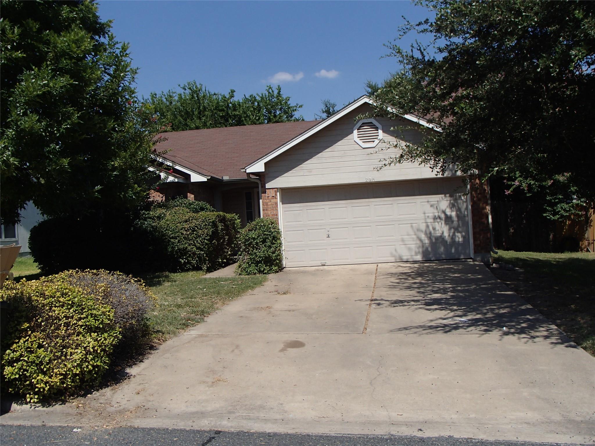 208 Juniper St Property Photo 1