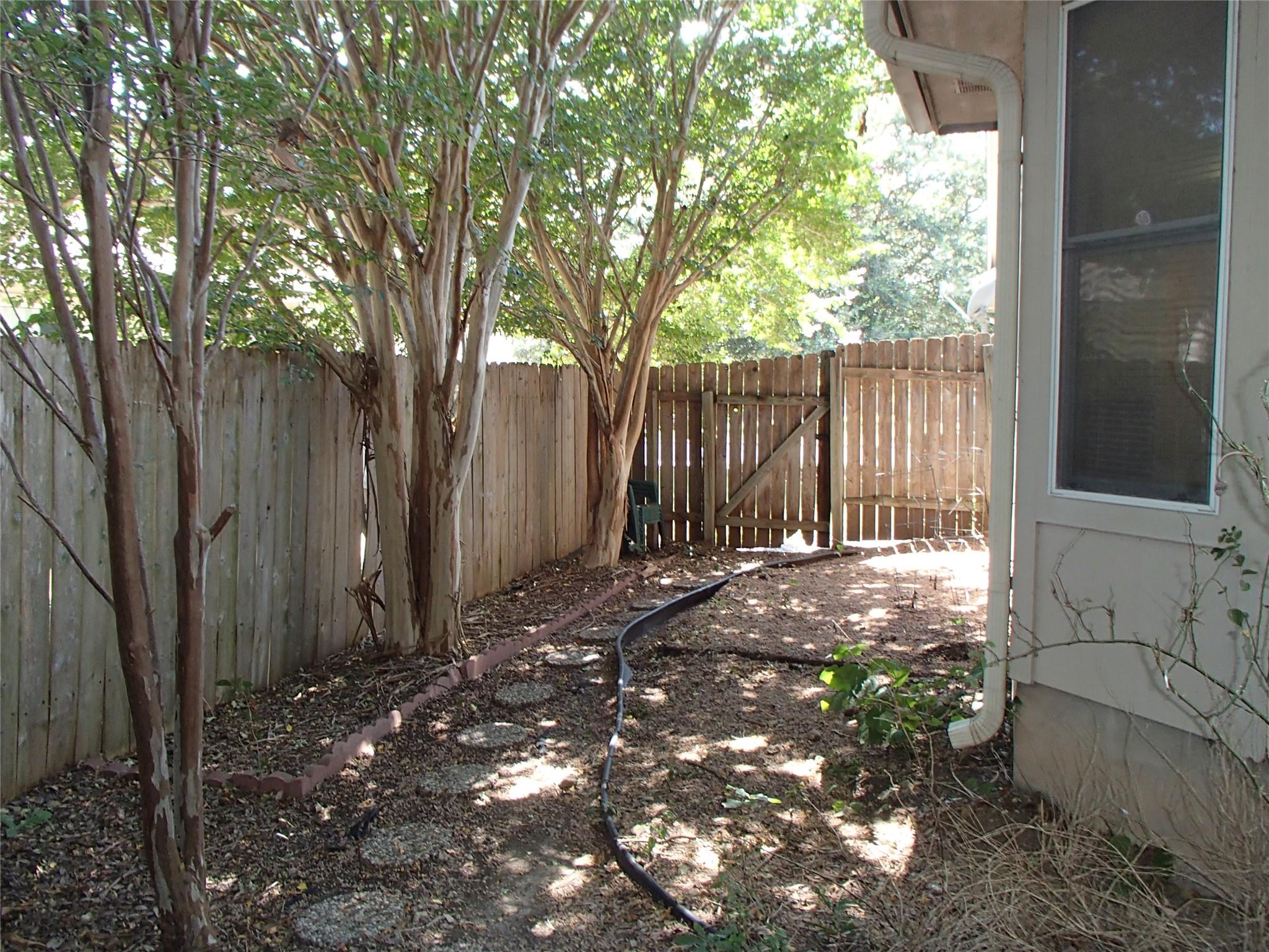 208 Juniper St Property Photo 16