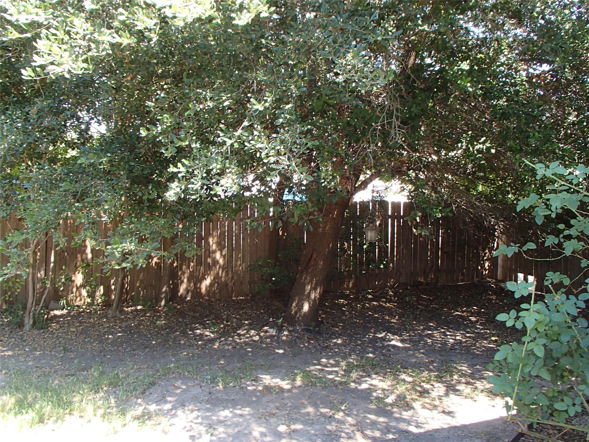 208 Juniper St Property Photo 17