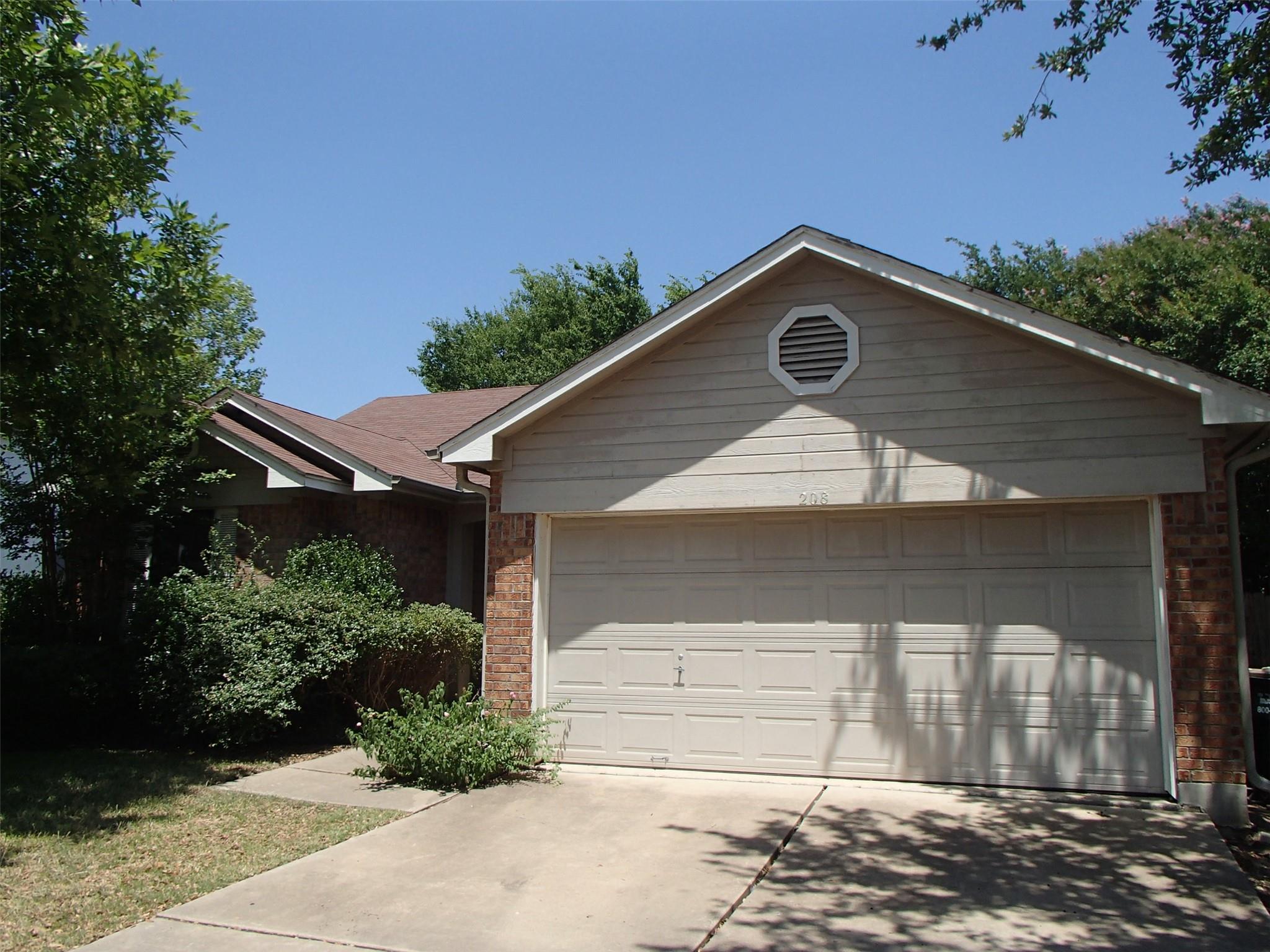 208 Juniper St Property Photo 27