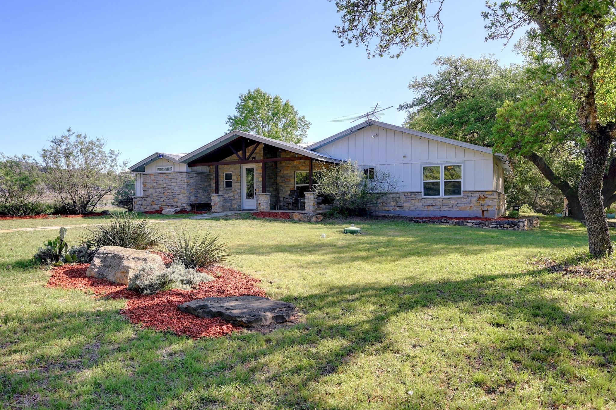 842 Cougar Dr Property Photo 1