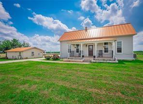 17205 County Line Rd Property Photo 2