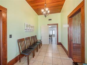 17205 County Line Rd Property Photo 3