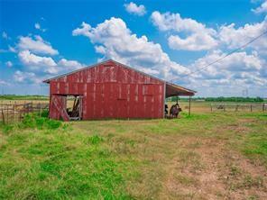 17205 County Line Rd Property Photo 17
