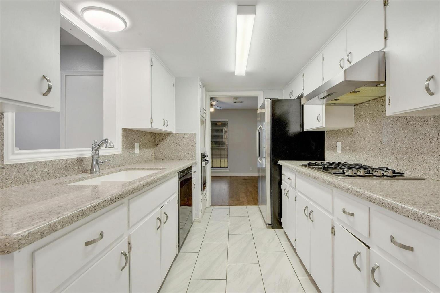 305 Starbright Dr Property Photo 7