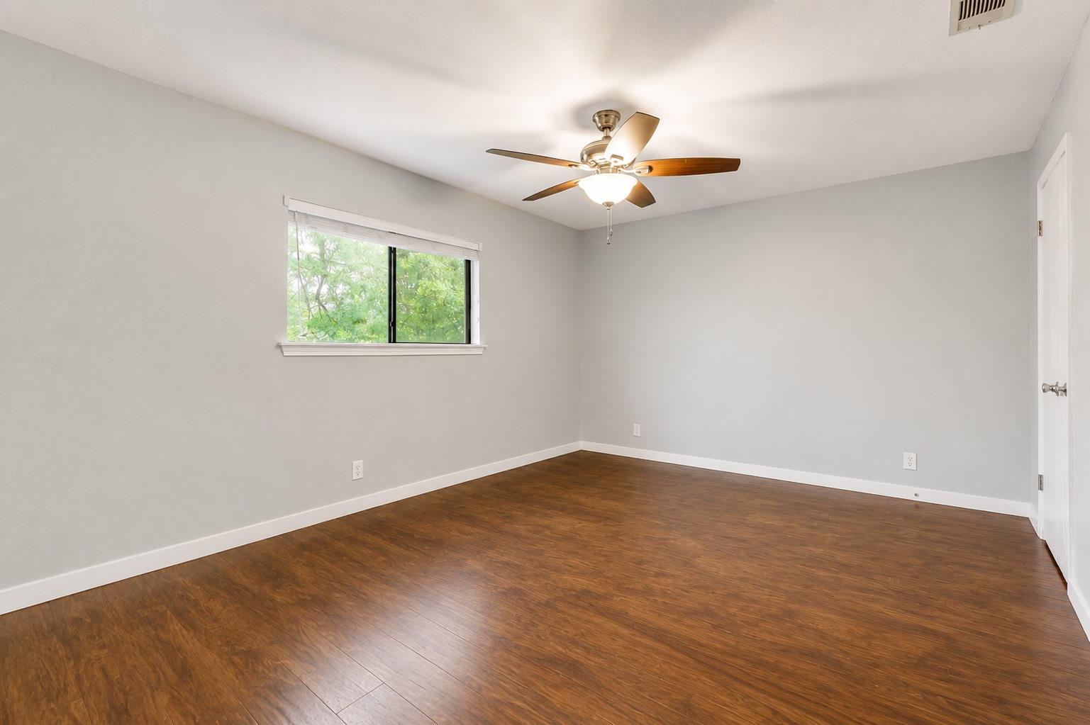 305 Starbright Dr Property Photo 14