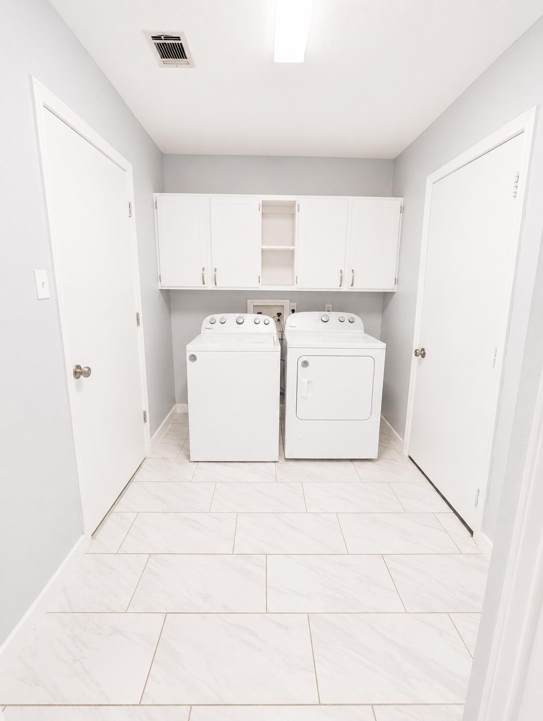 305 Starbright Dr Property Photo 15