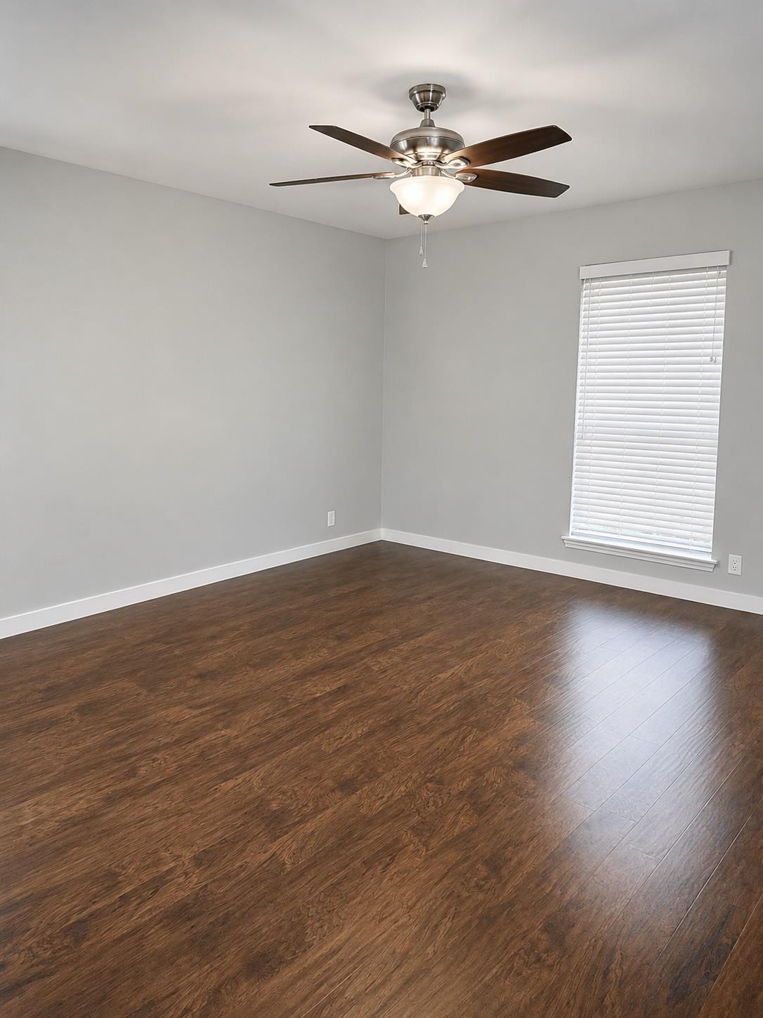 305 Starbright Dr Property Photo 21