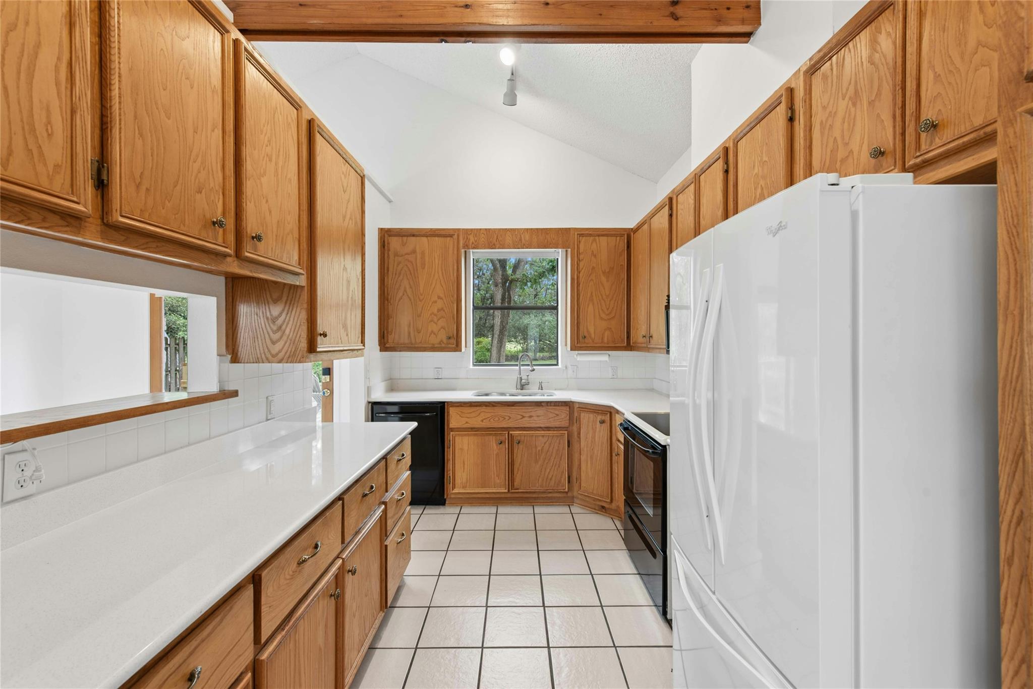 140 Donna Dr Property Photo 12