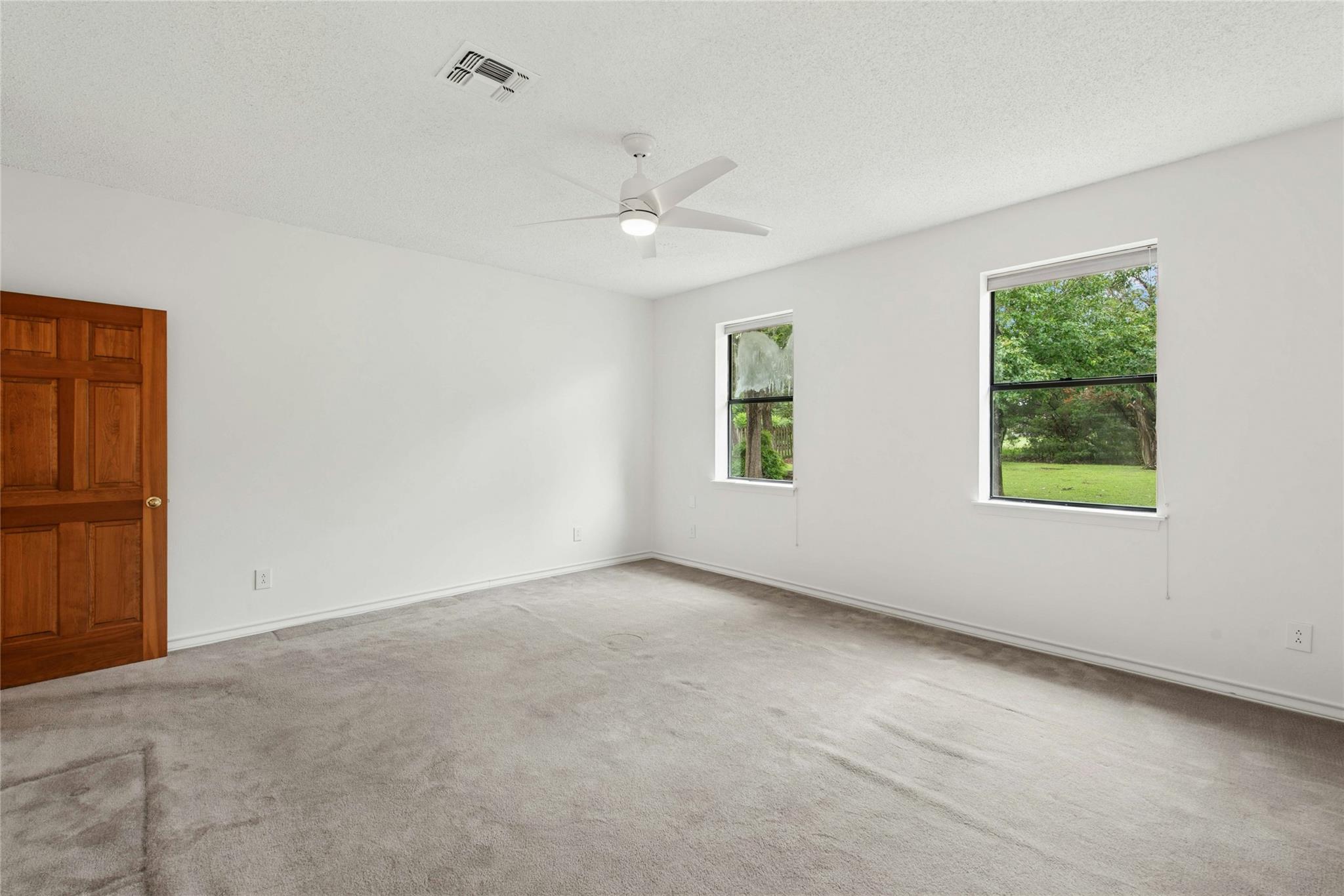 140 Donna Dr Property Photo 18