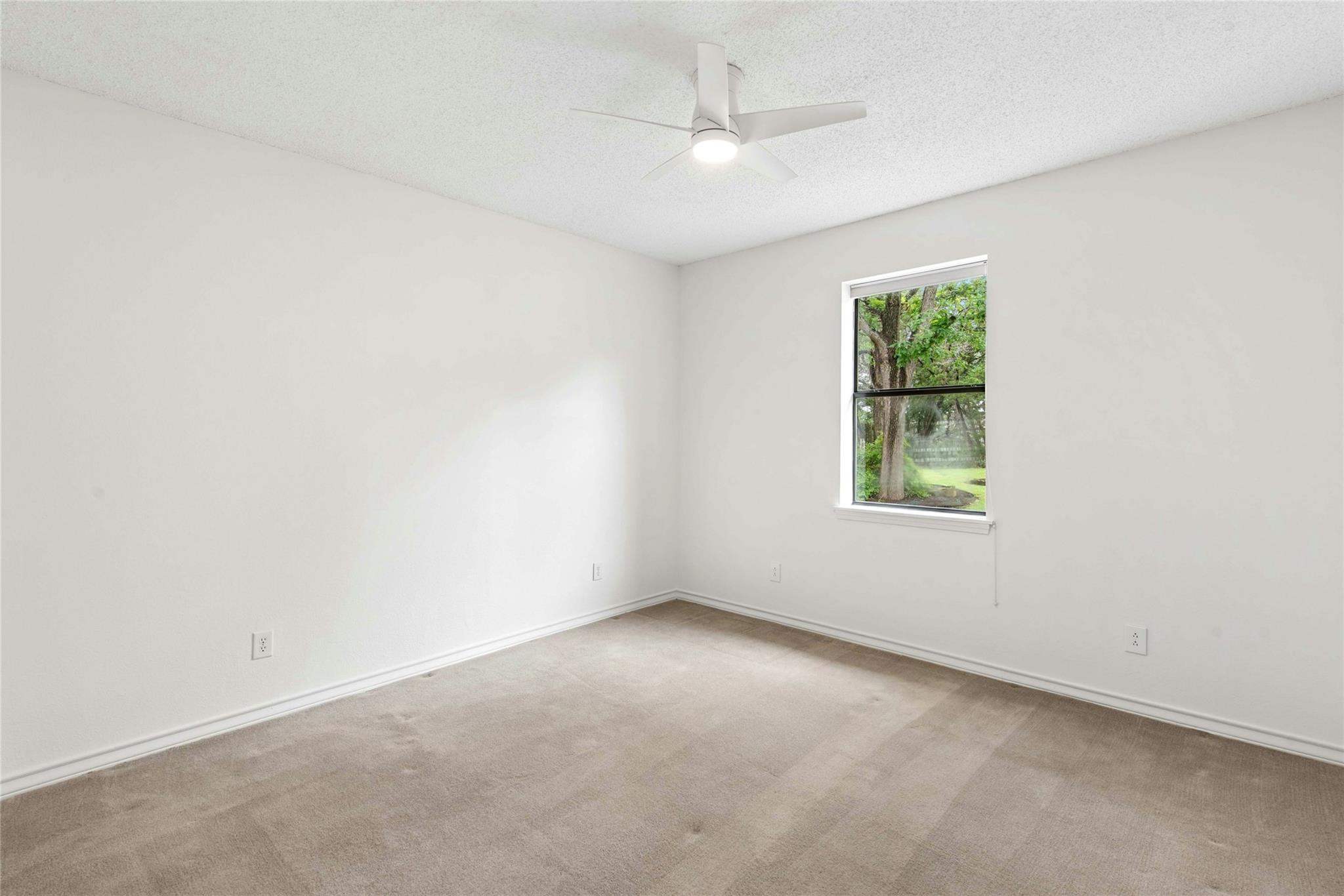 140 Donna Dr Property Photo 24
