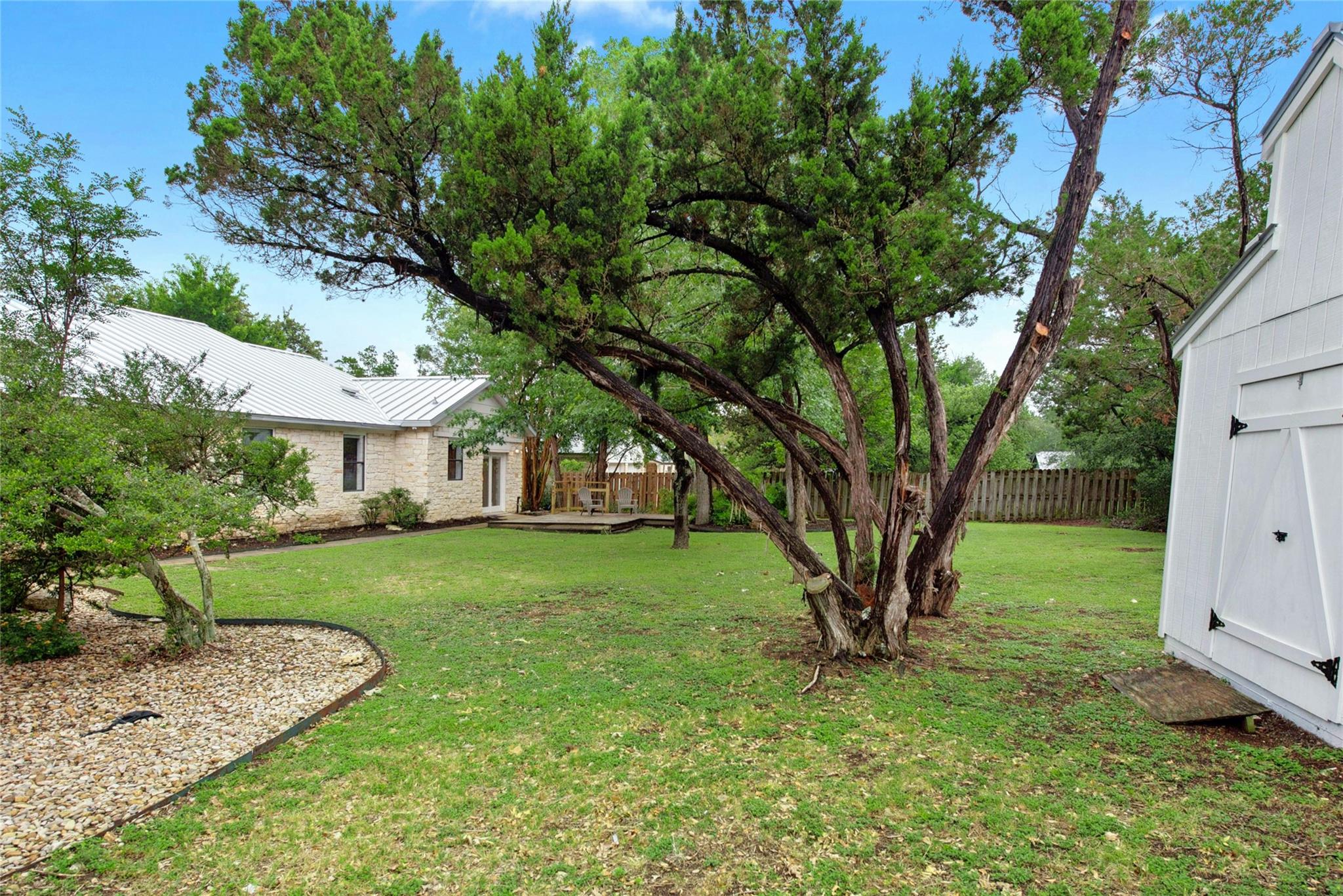 140 Donna Dr Property Photo 36