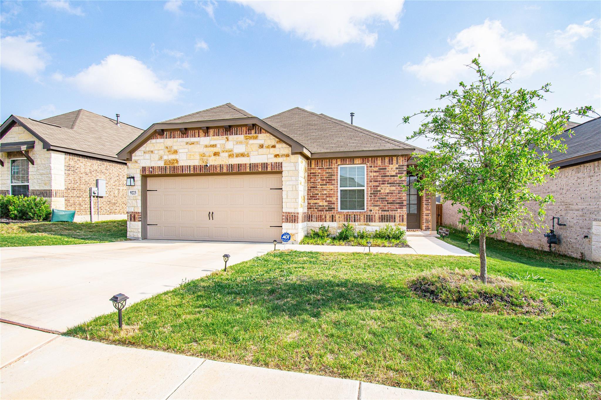 9223 Espadrille Run Property Photo