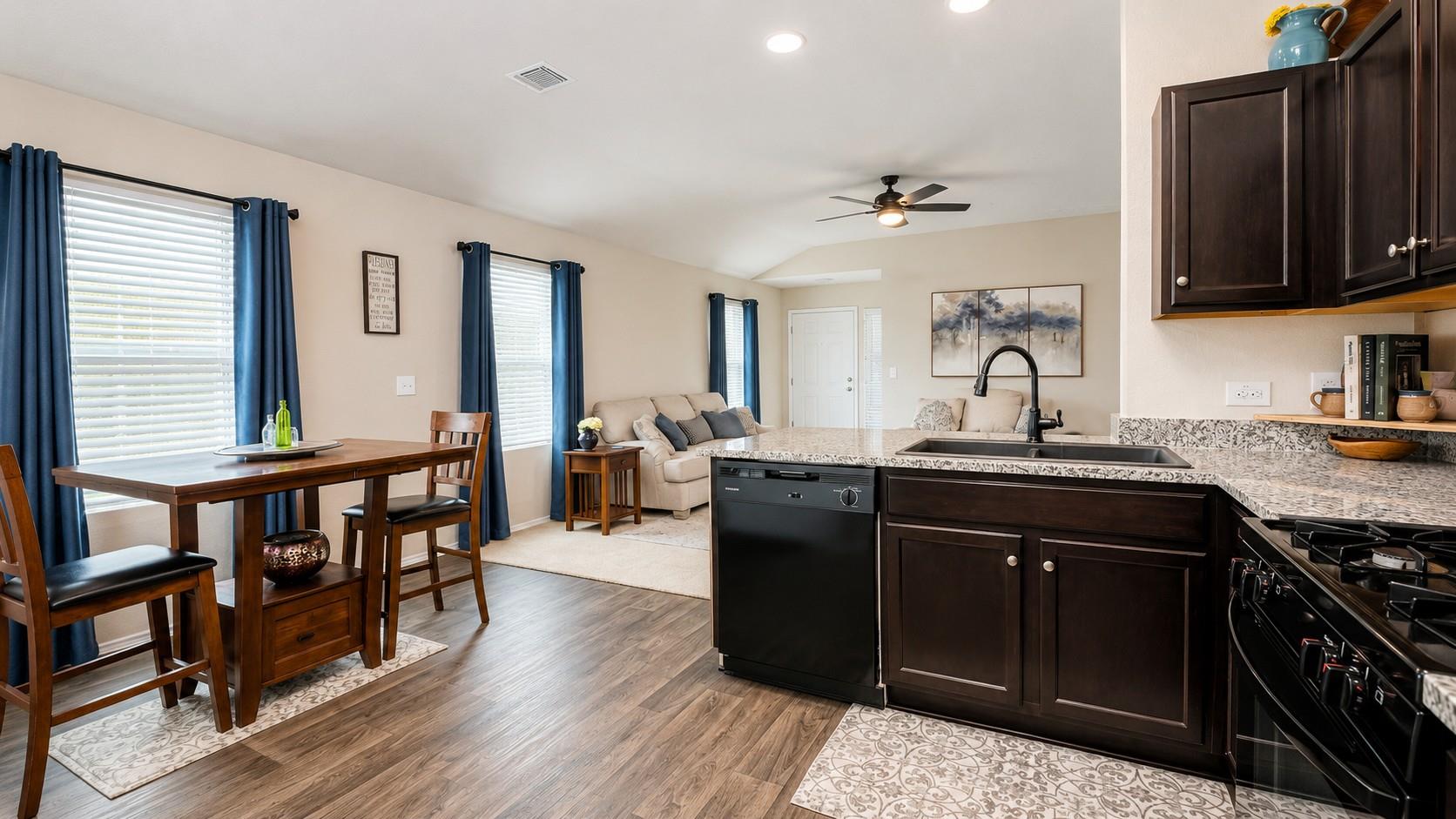 15129 Harkness Pass Property Photo 6