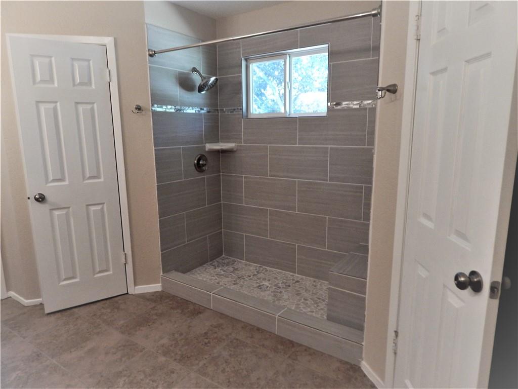 3903 Alexandria Dr Property Photo 5