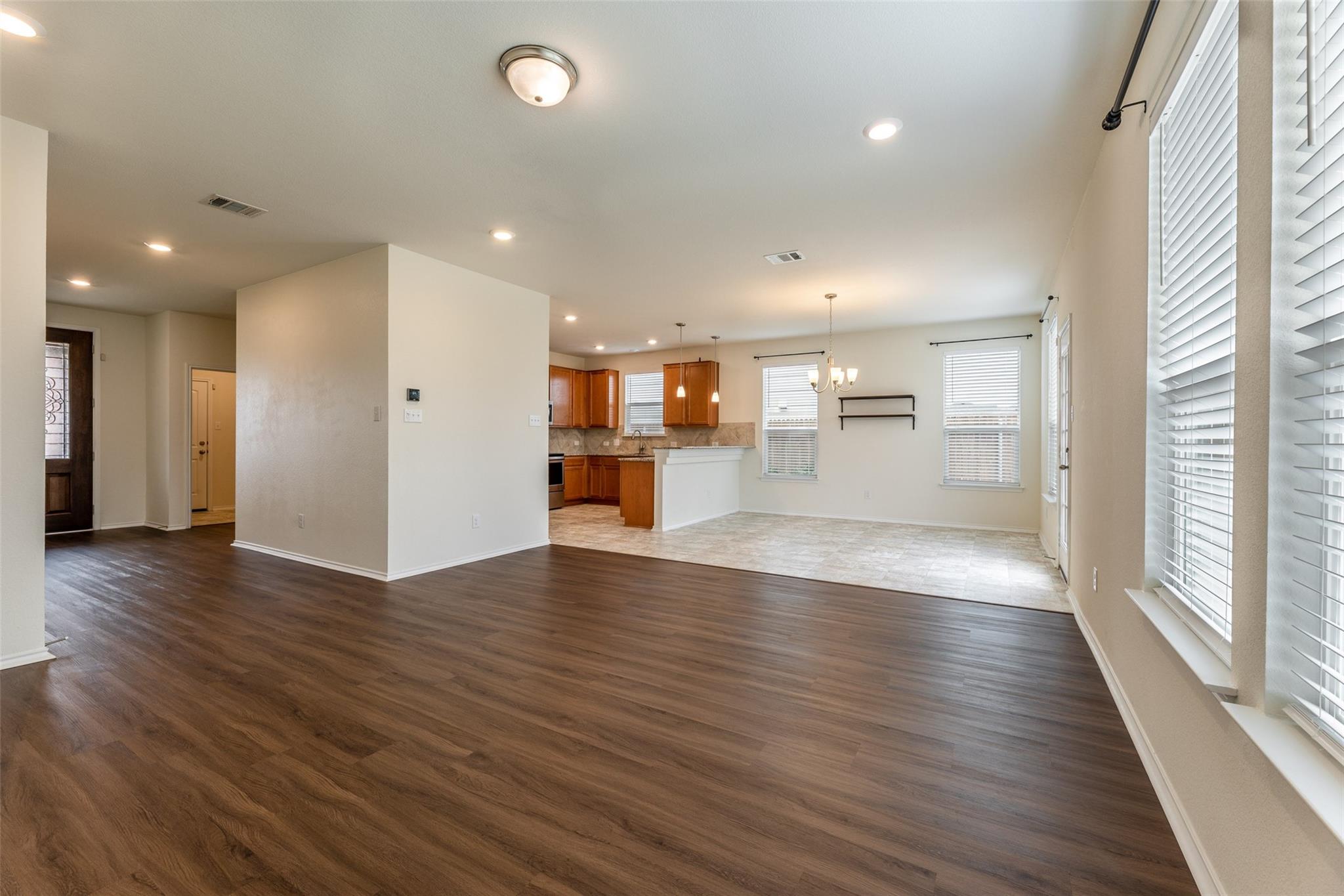 13709 Vigilance St Property Photo 5