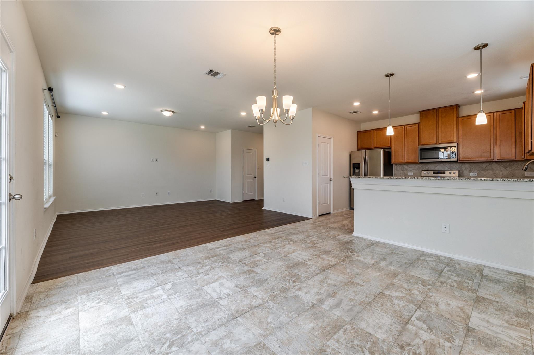 13709 Vigilance St Property Photo 8