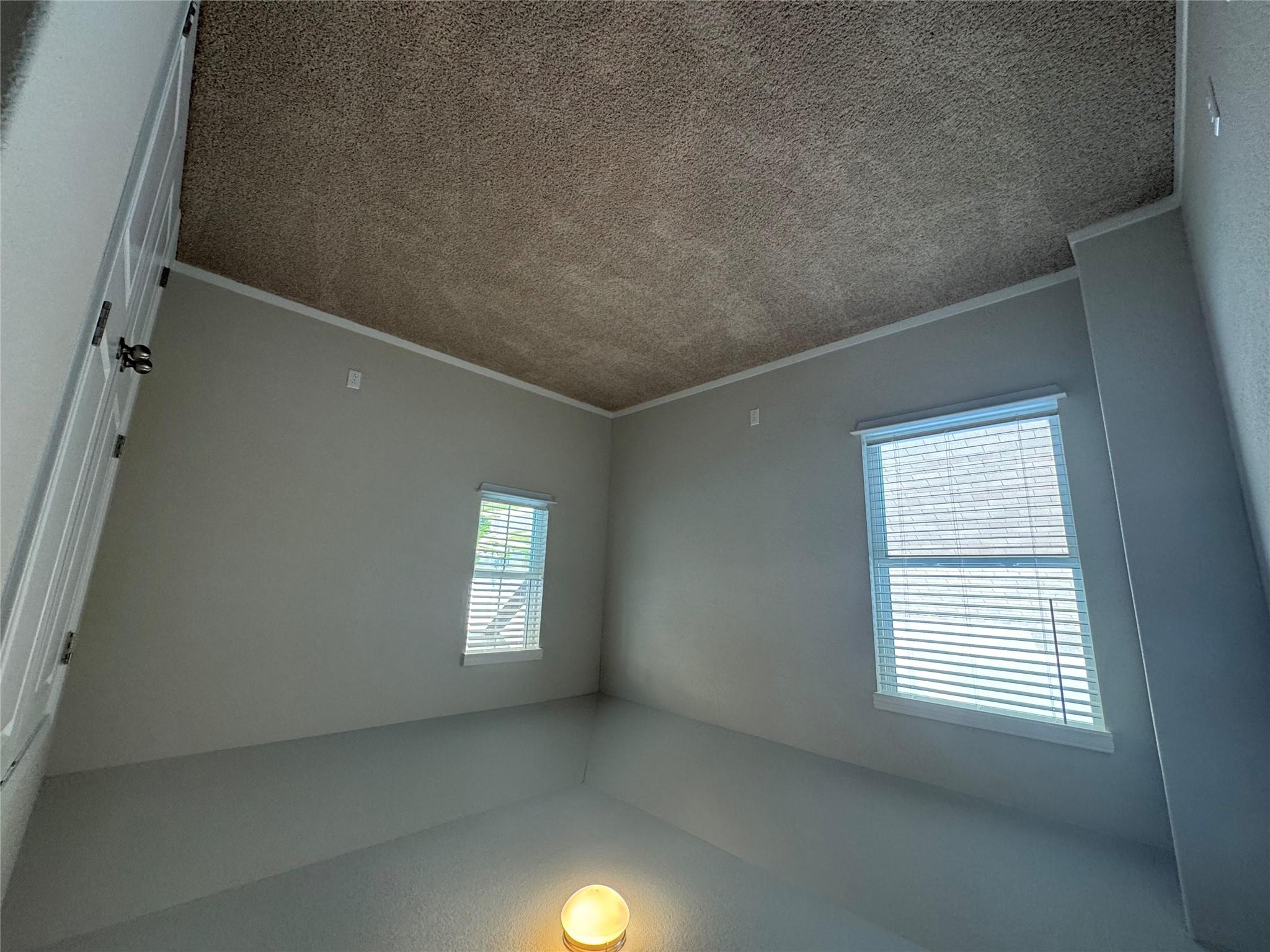 390 Delta Crst Property Photo 16