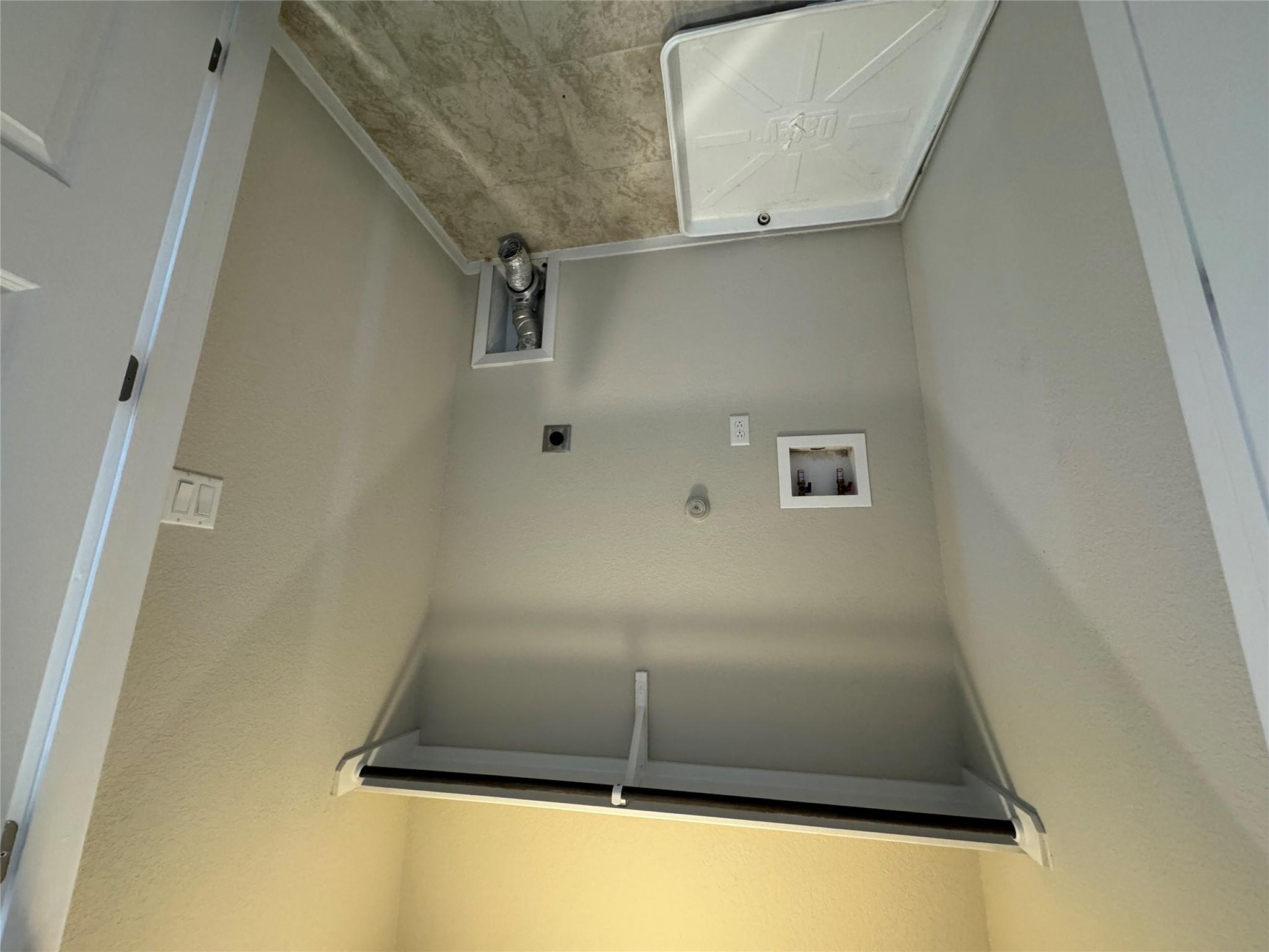 390 Delta Crst Property Photo 23