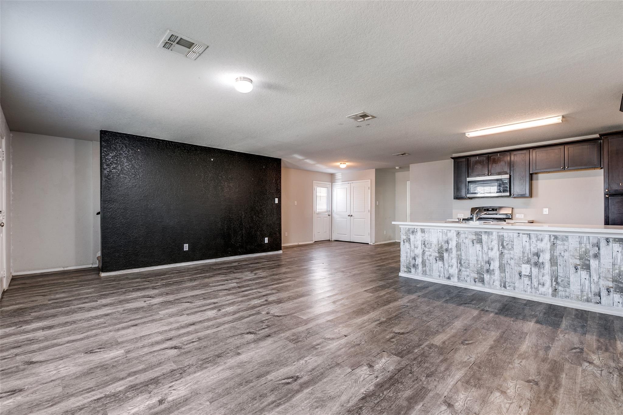 138 Expedition Way Property Photo 5