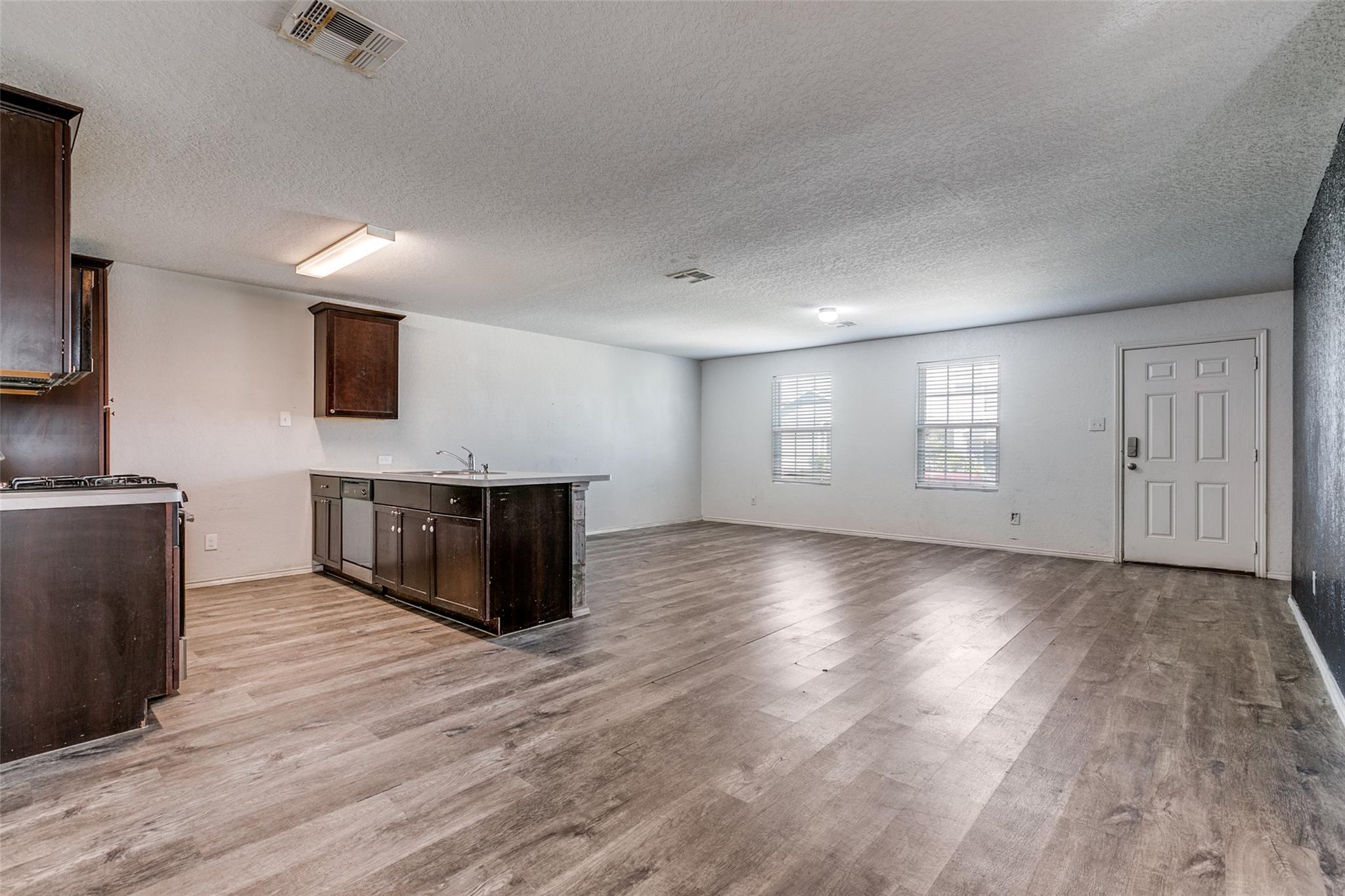 138 Expedition Way Property Photo 6