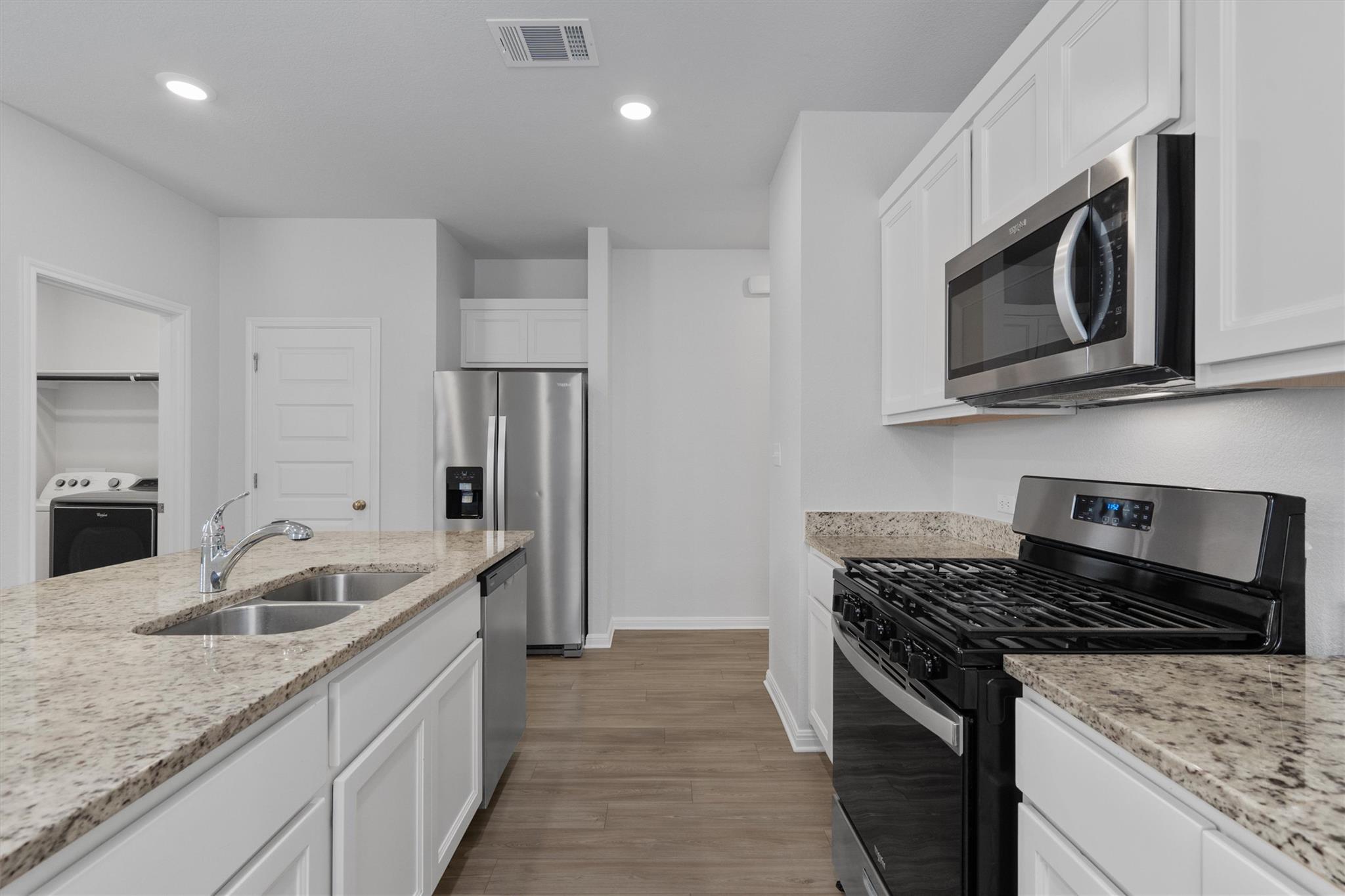 10613 Ridan Way Property Photo 6