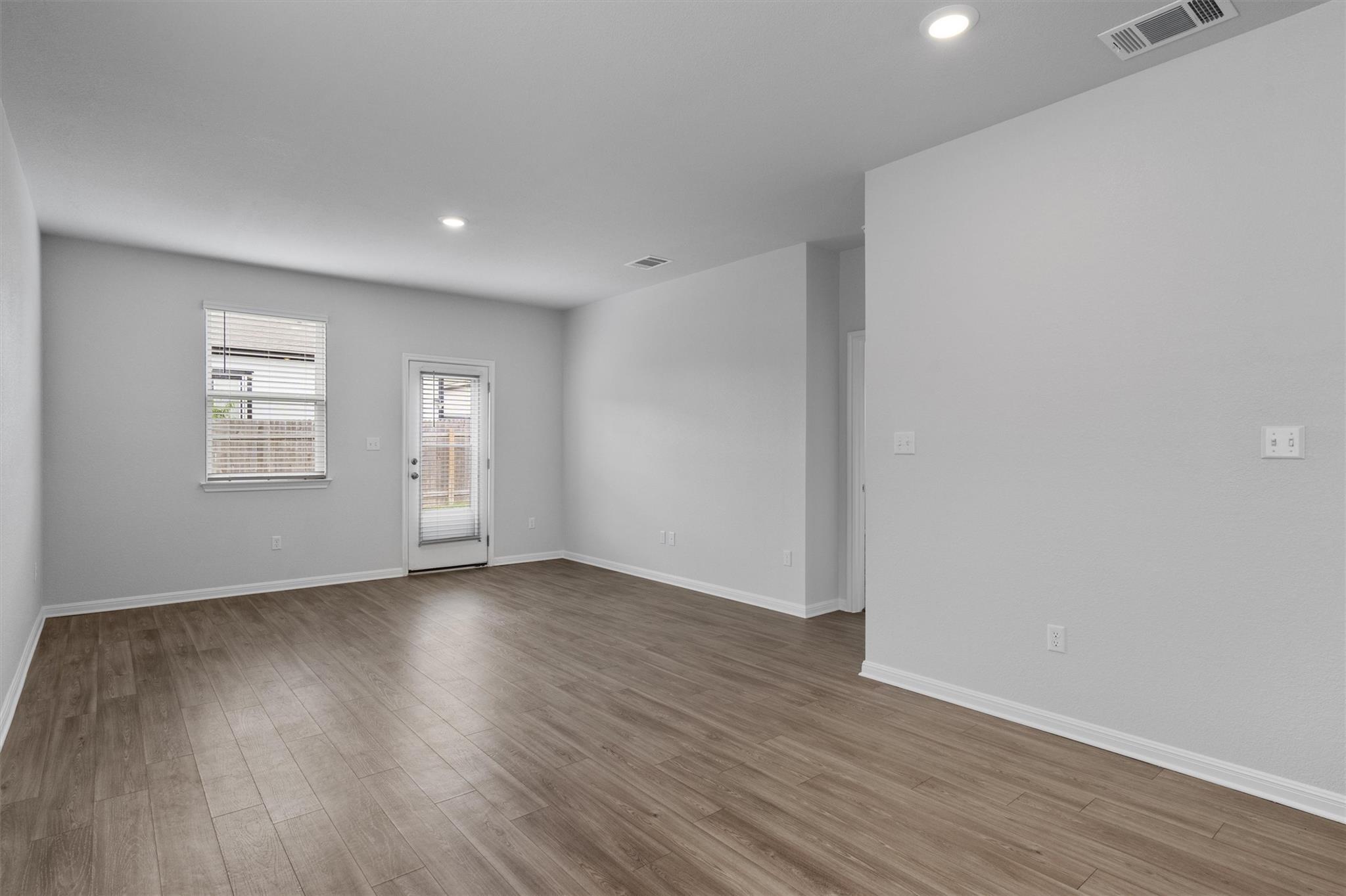 10613 Ridan Way Property Photo 9