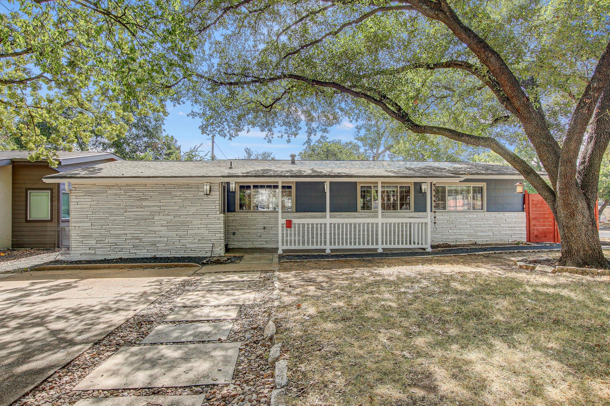 4501 Oakmont Blvd Property Photo 1