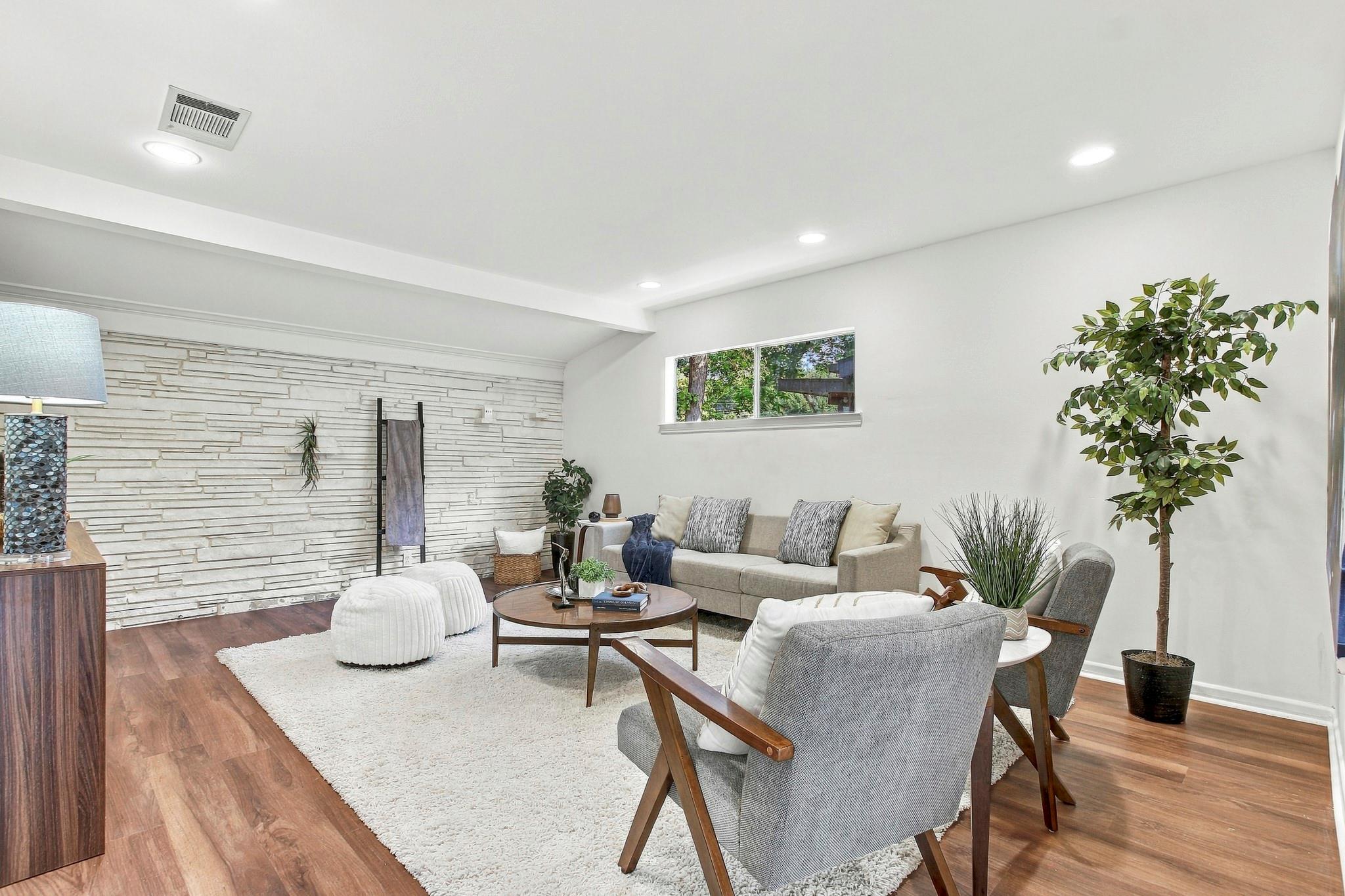 4501 Oakmont Blvd Property Photo 4