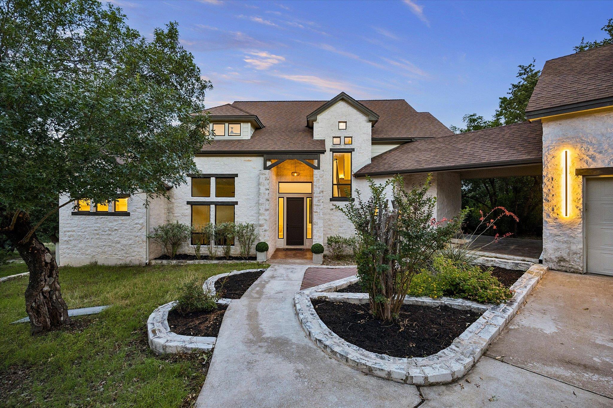 9339702 Property Photo 1