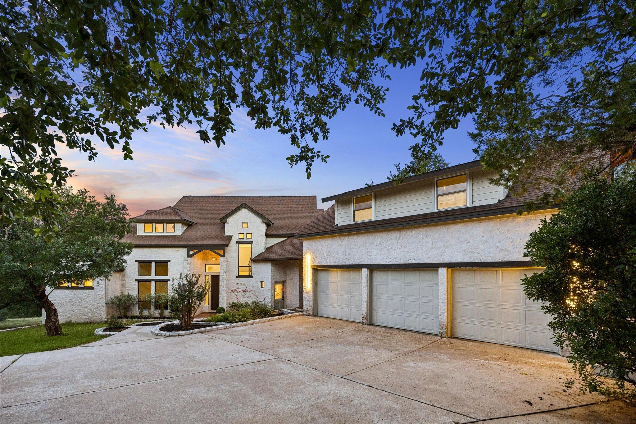 9339702 Property Photo 2