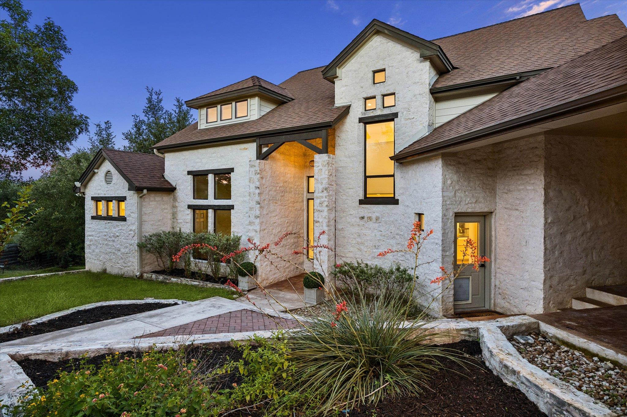 9339702 Property Photo 4