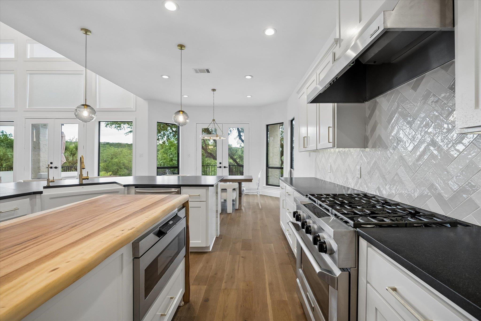 9339702 Property Photo 11