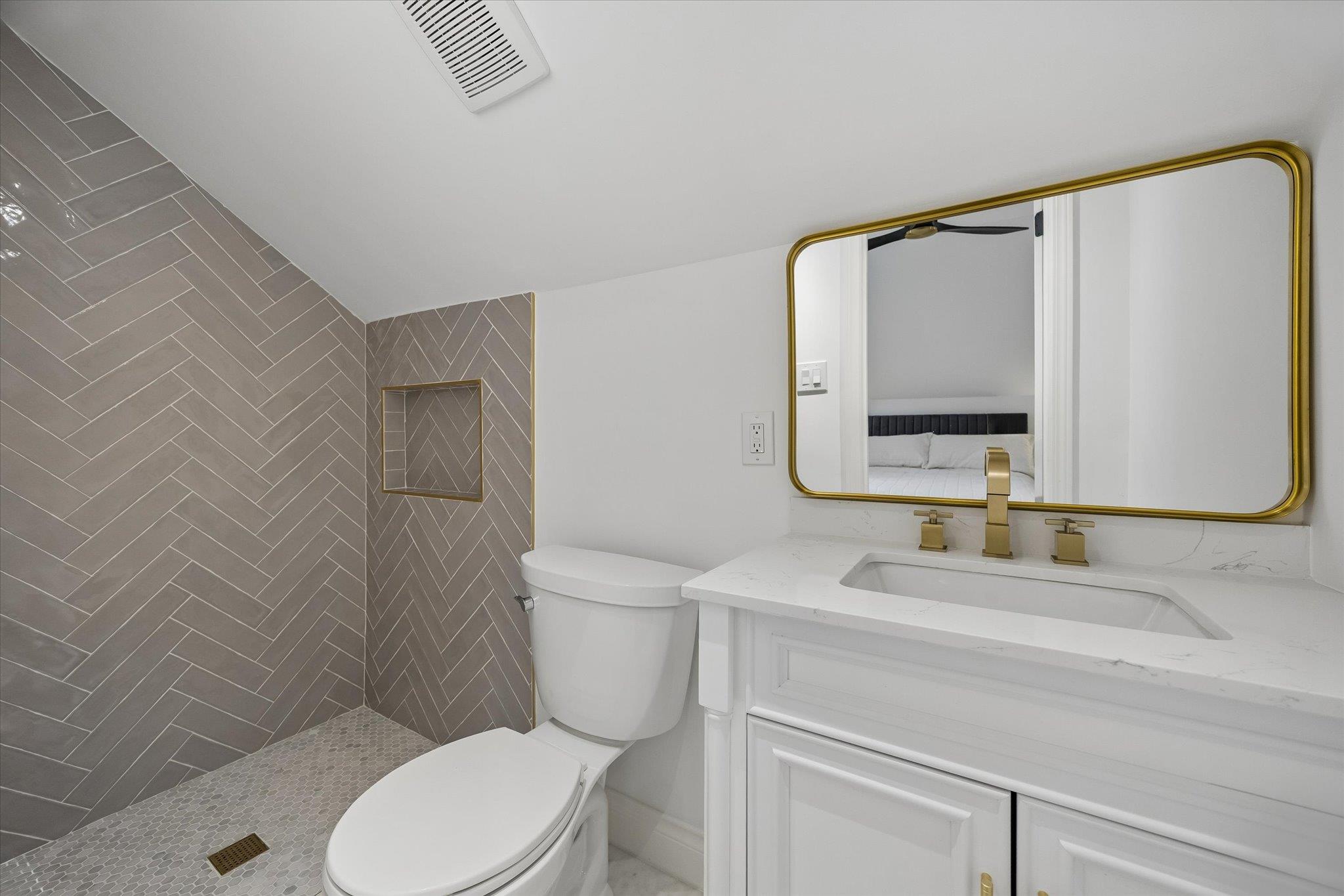9339702 Property Photo 25