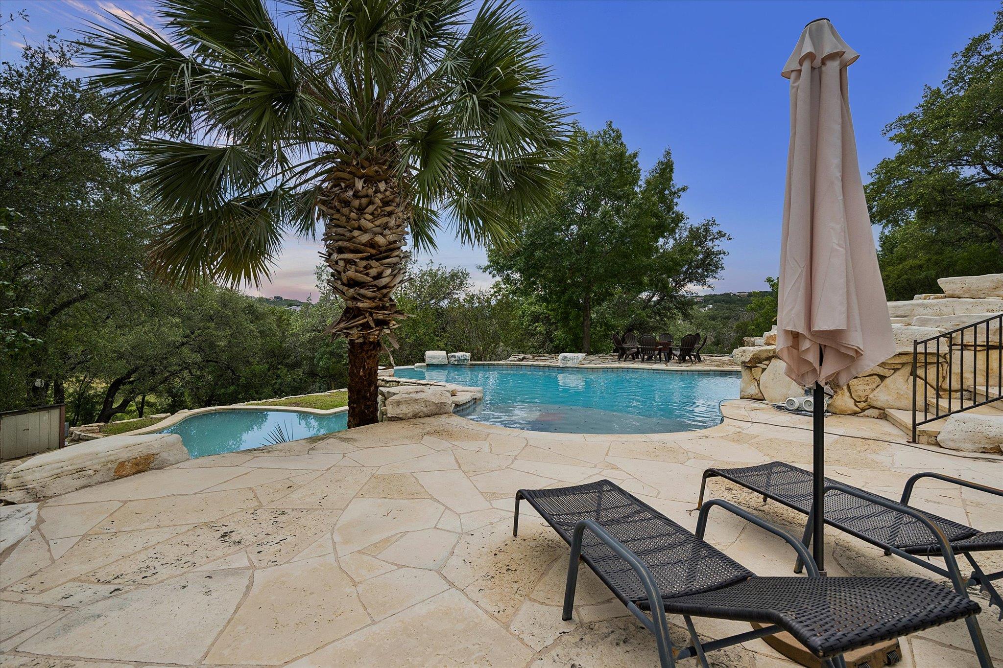 9339702 Property Photo 35