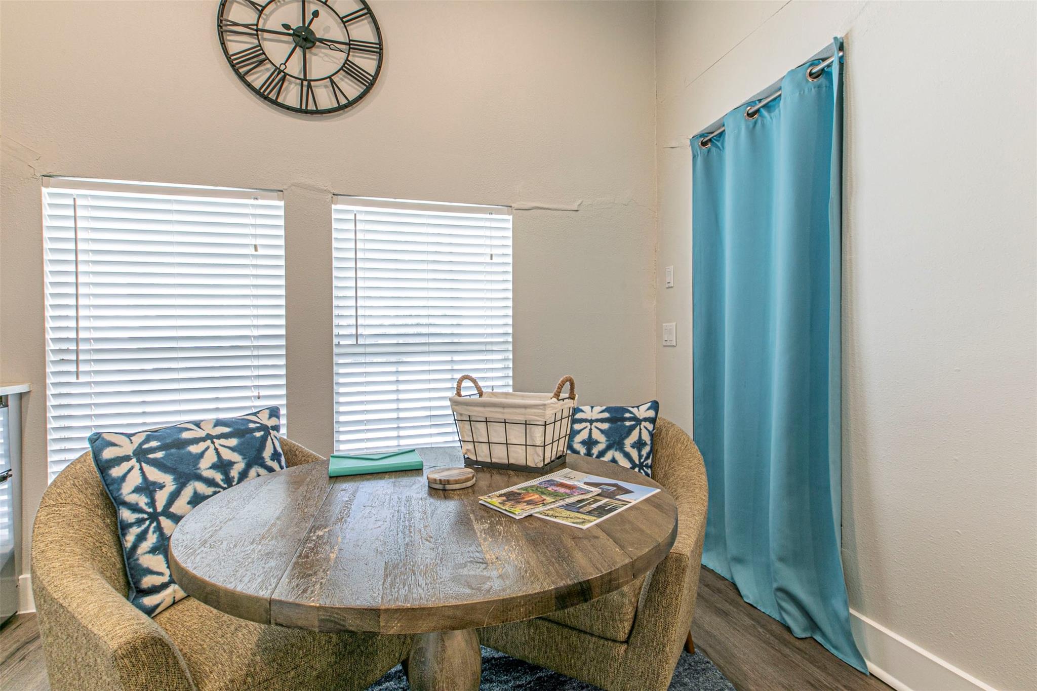 1608 Hutto Rd Property Photo 23