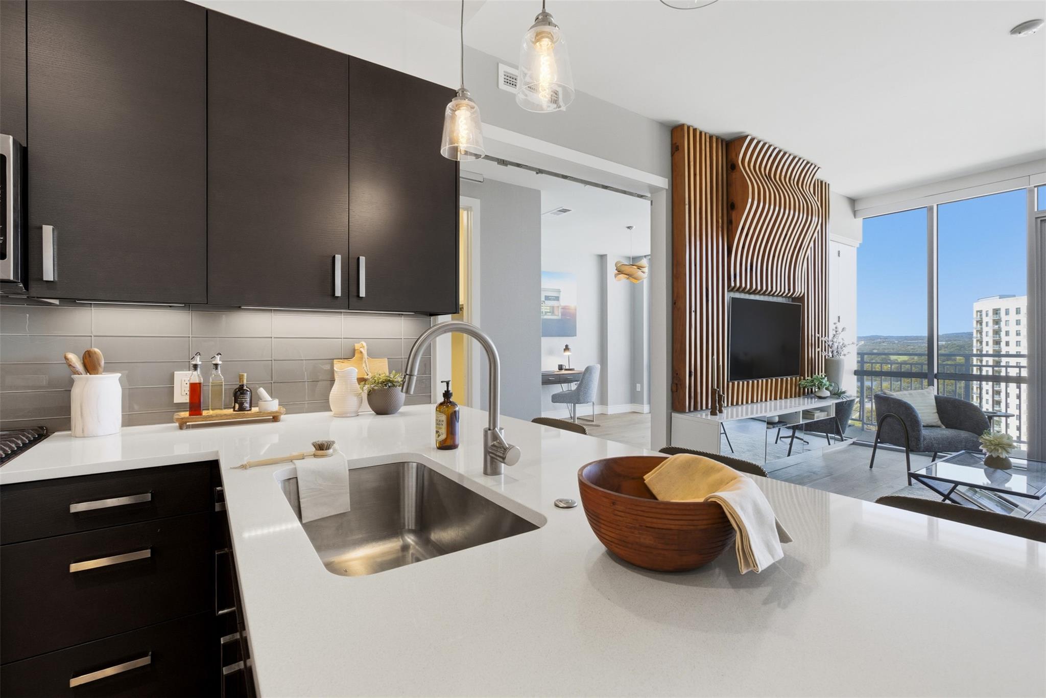 222 West Ave #1404 Property Photo 6