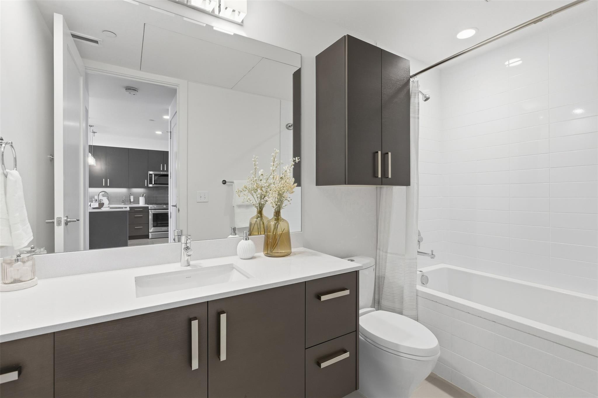 222 West Ave #1404 Property Photo 15