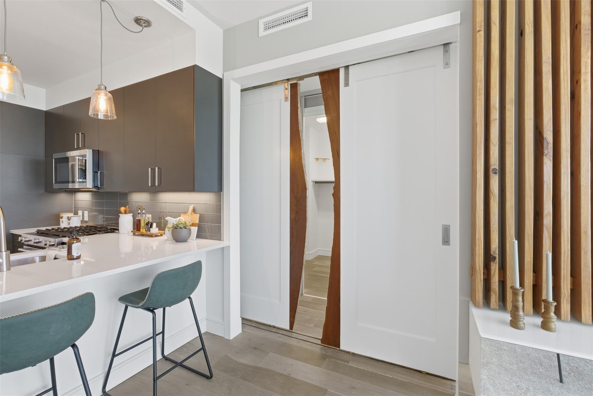 222 West Ave #1404 Property Photo 16