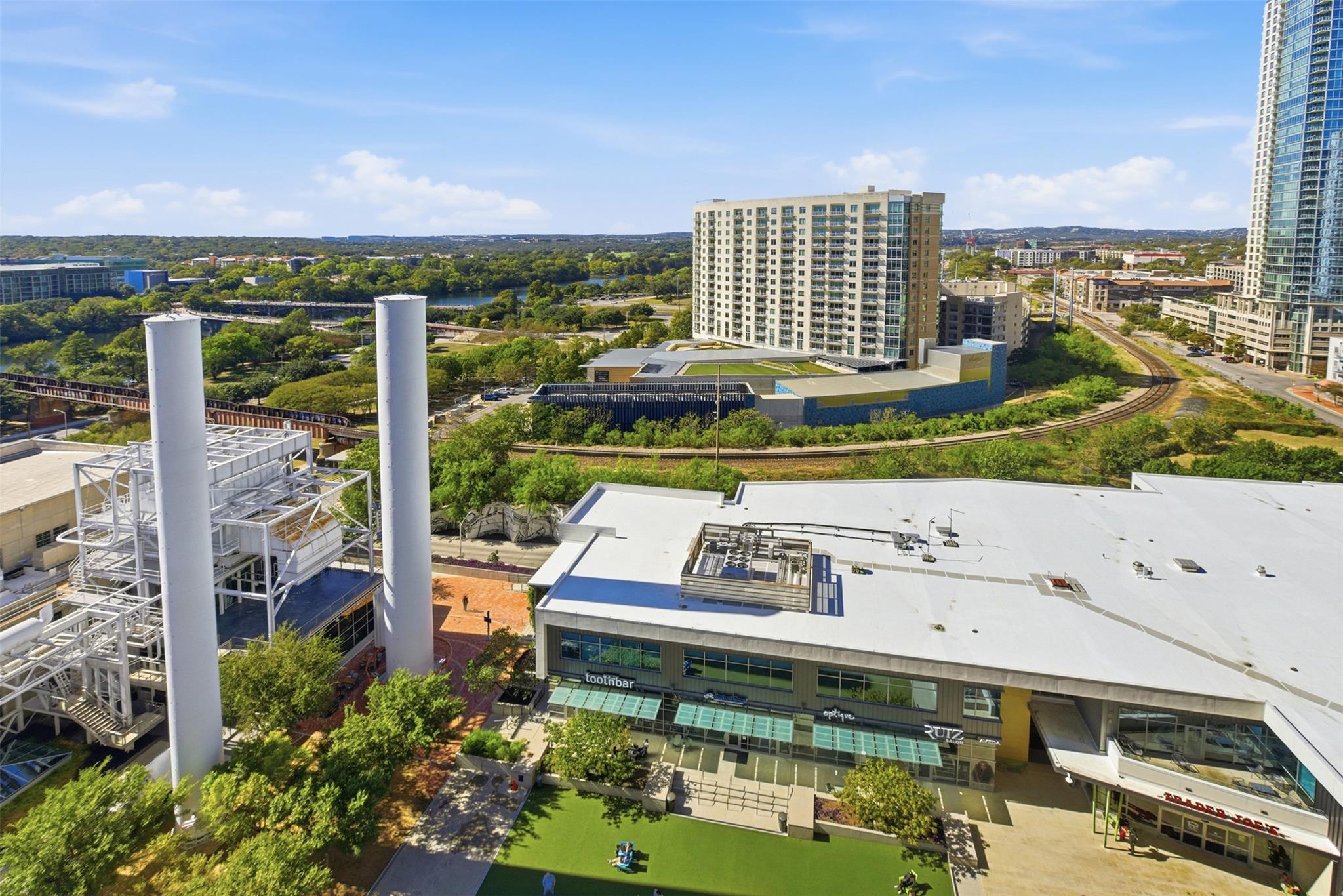 222 West Ave #1404 Property Photo 24