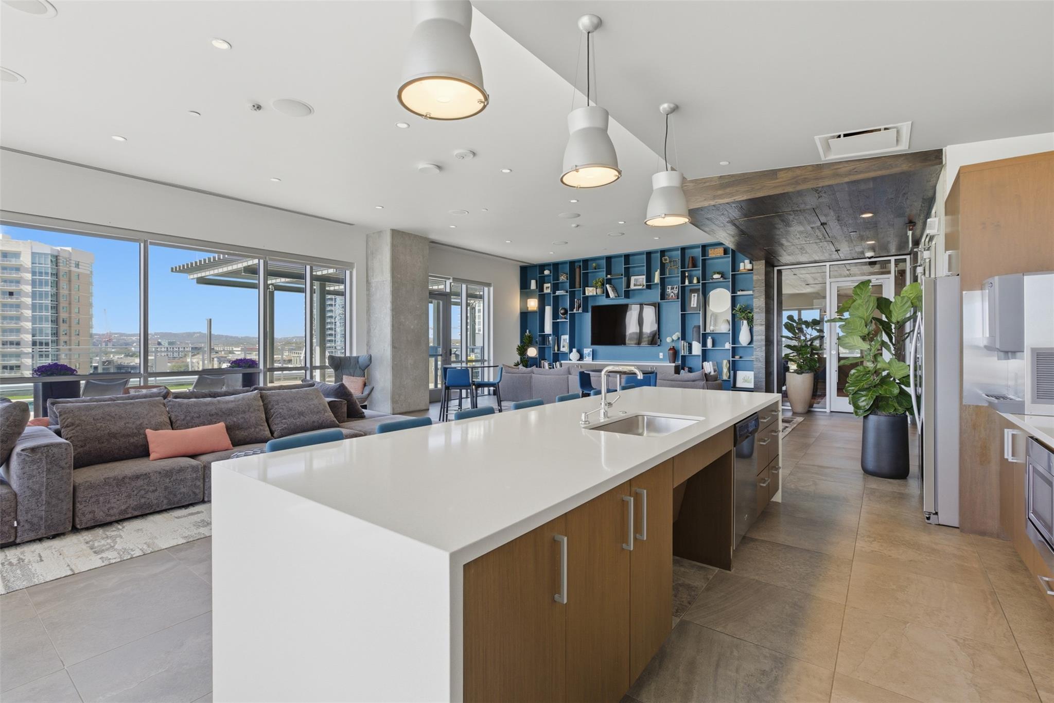 222 West Ave #1404 Property Photo 28