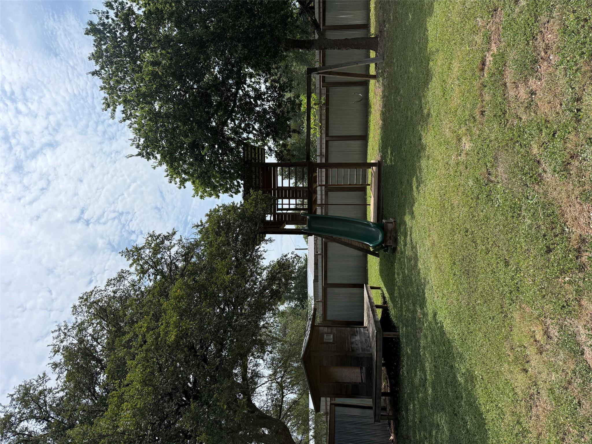 1009 Swallow Dr Property Photo 17