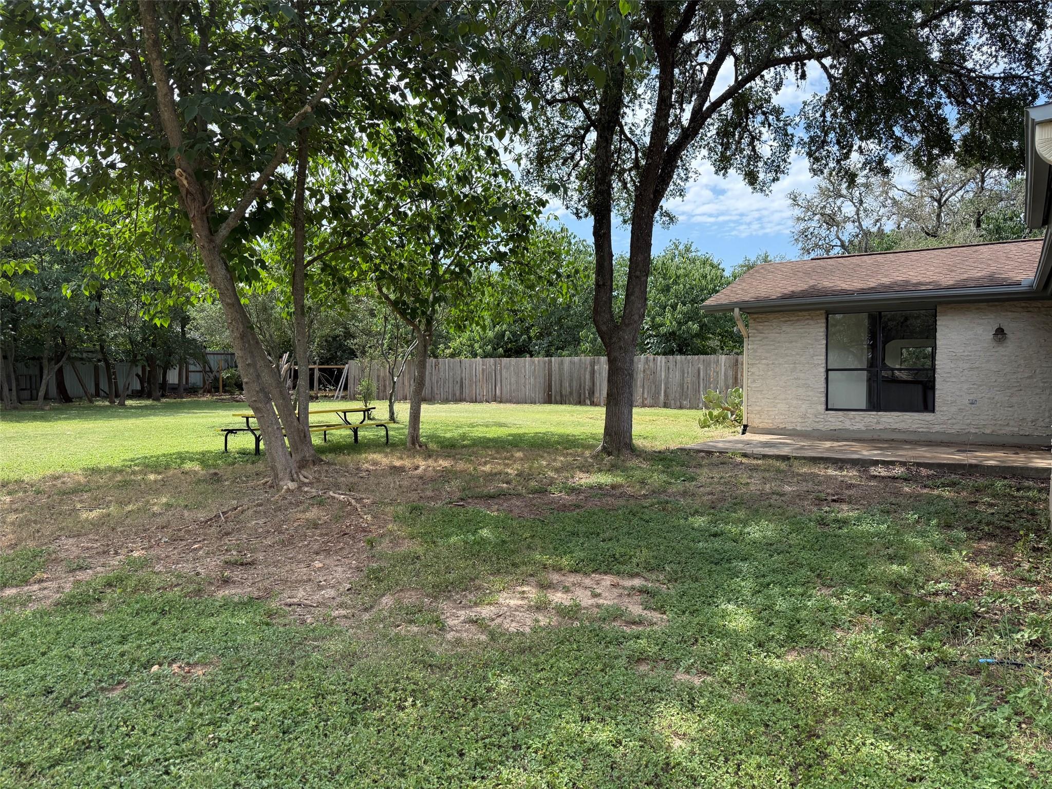 1009 Swallow Dr Property Photo 18