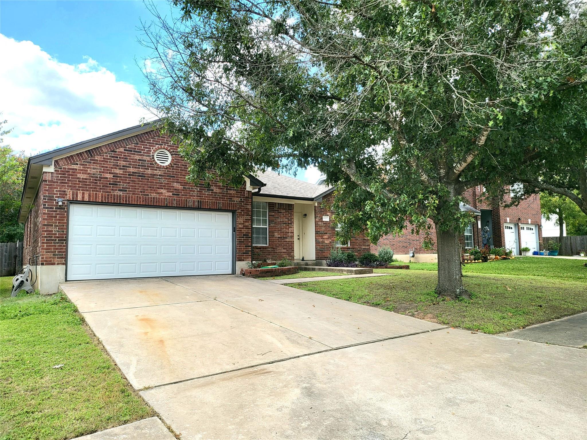 8505 Chat Ln Property Photo 1