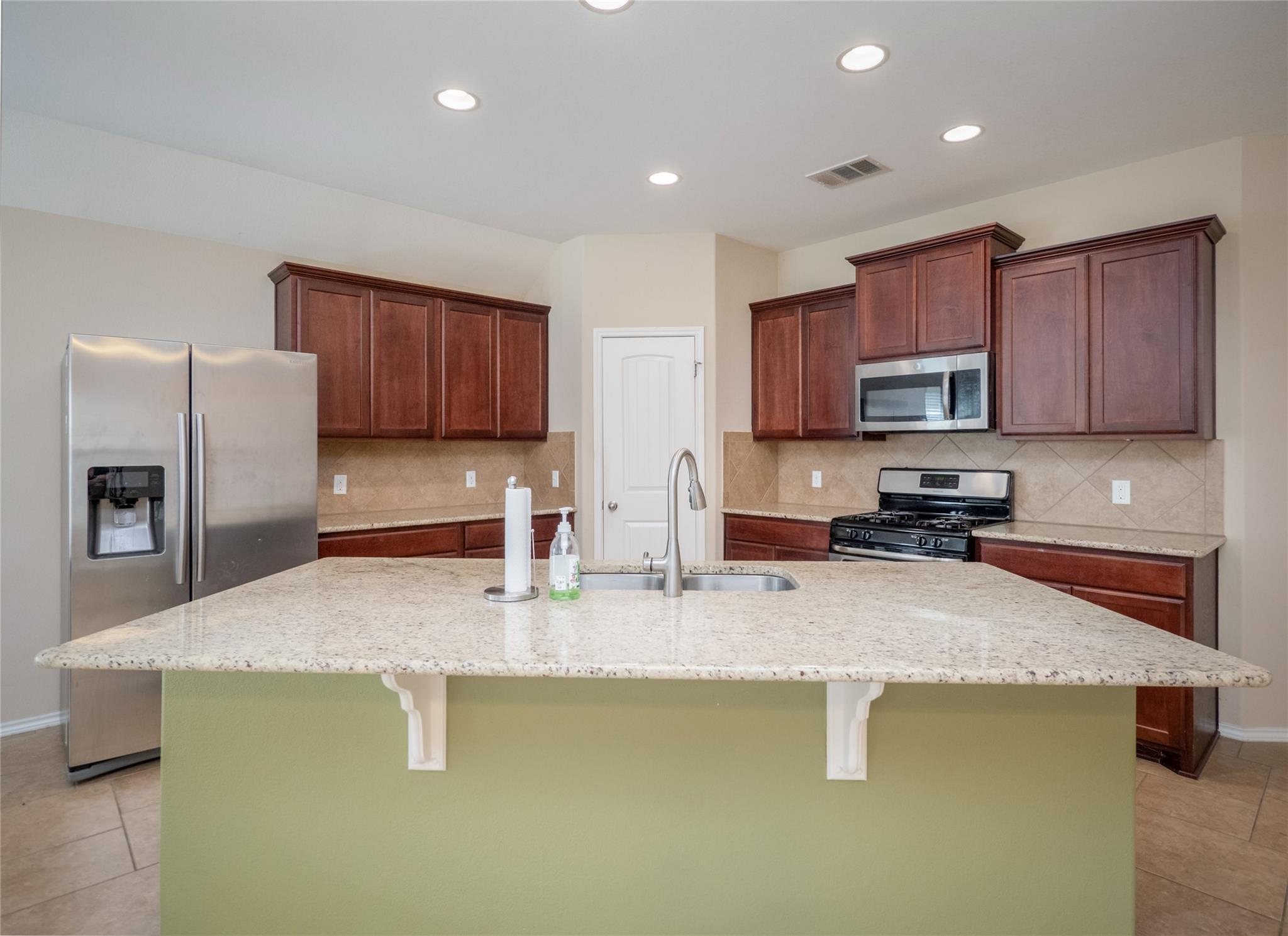 9612 Alex Ln Property Photo 7