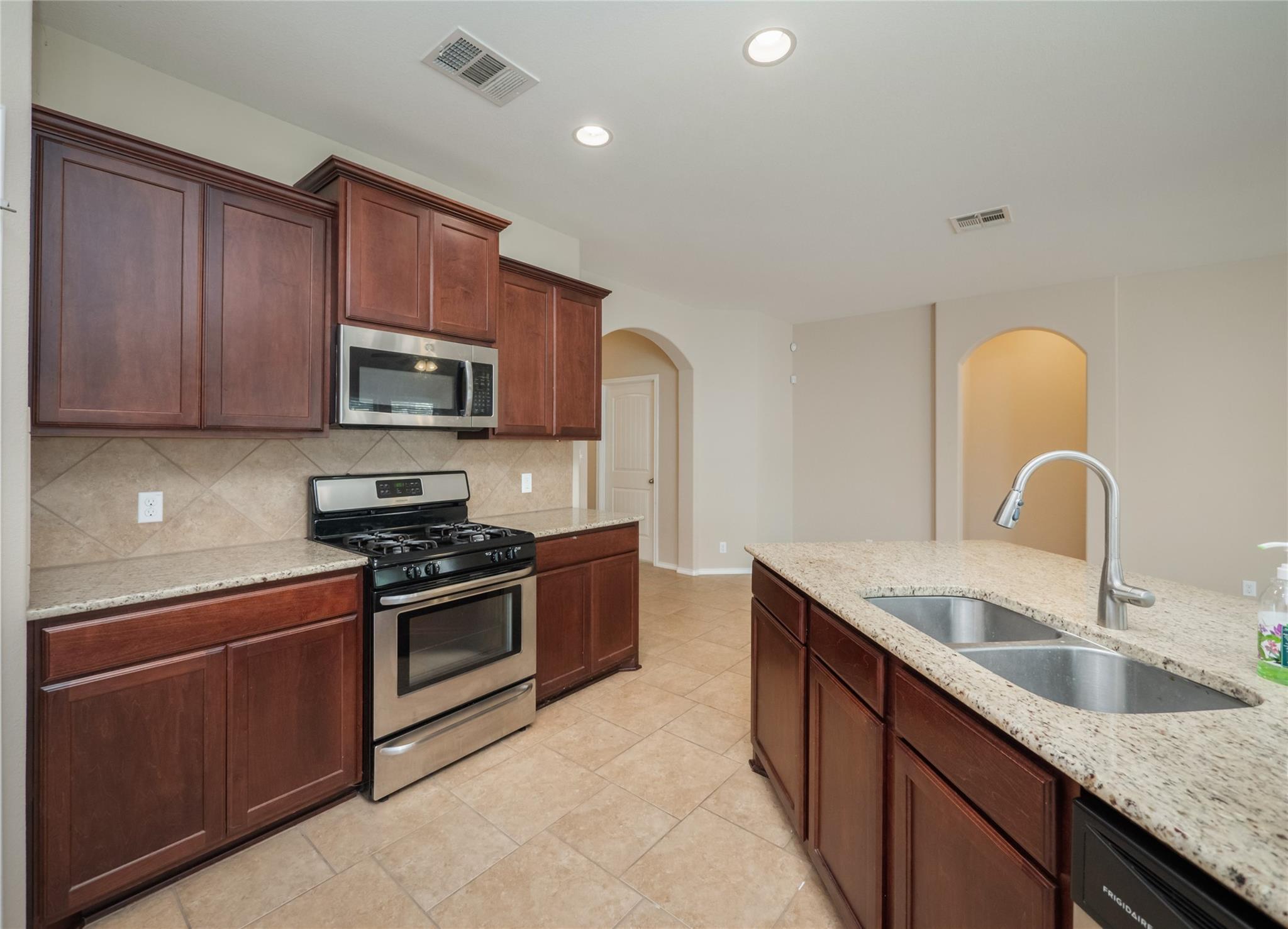 9612 Alex Ln Property Photo 9