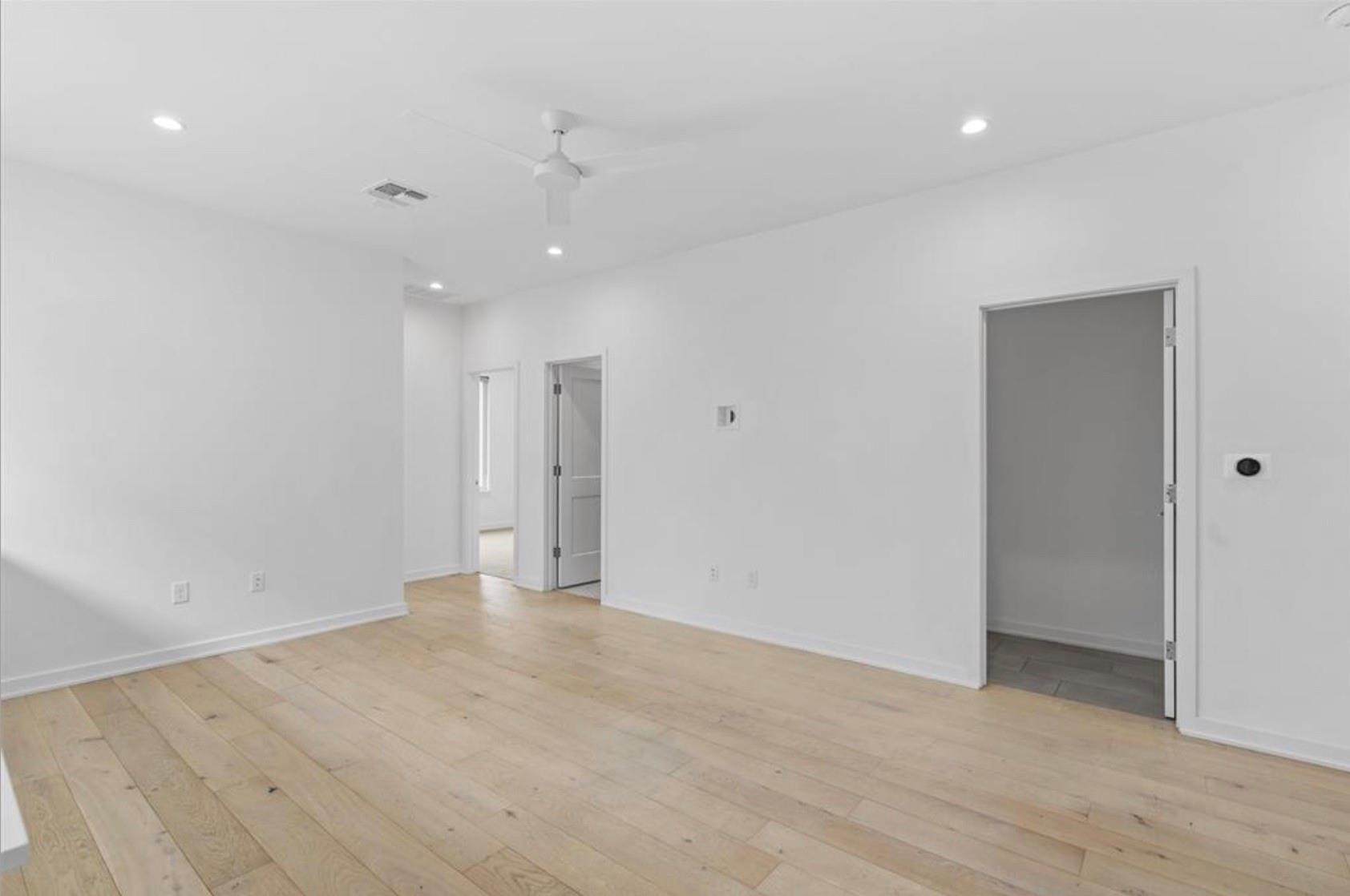 2504 Sutherland St Property Photo 15