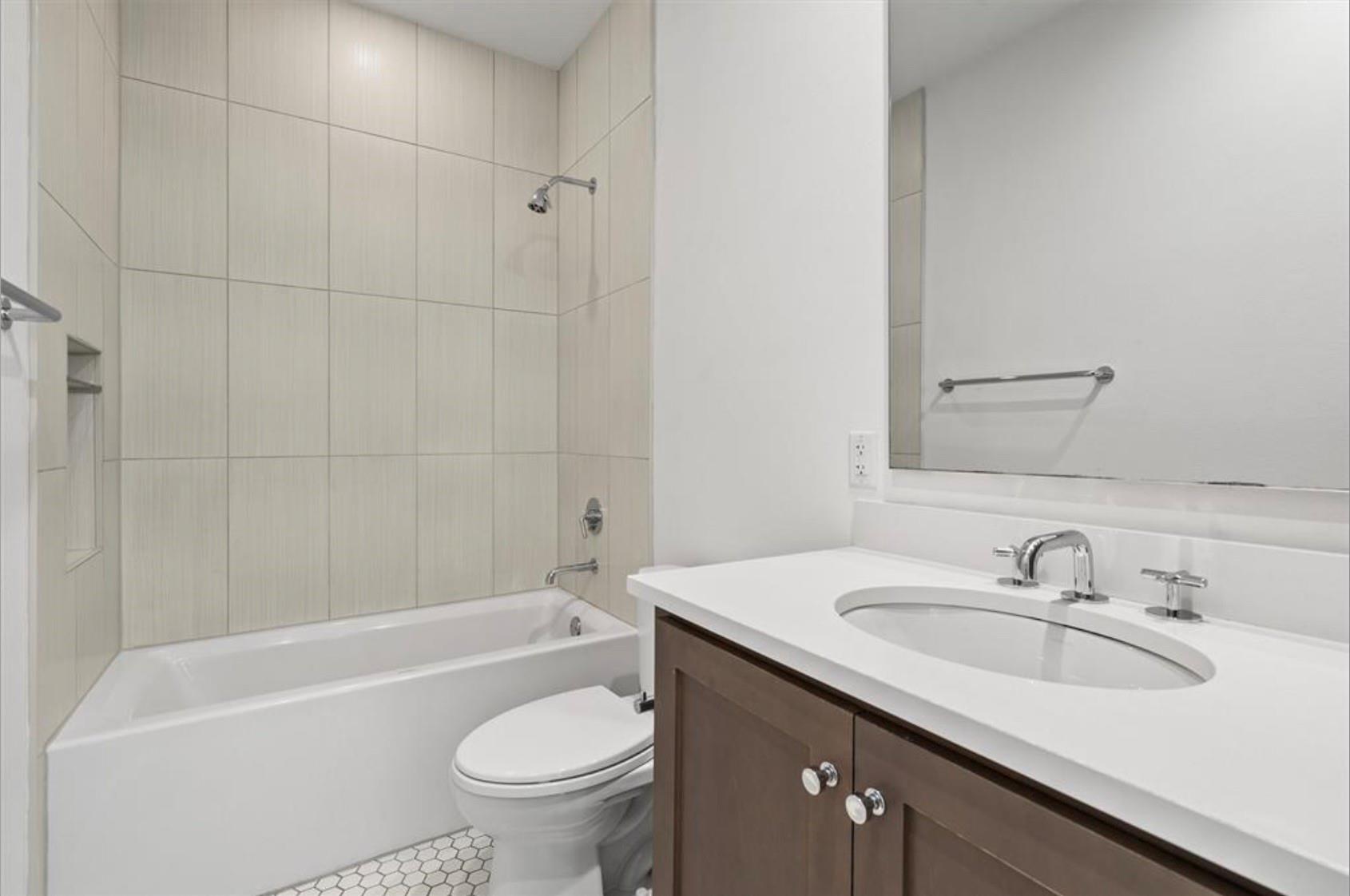 2504 Sutherland St Property Photo 19
