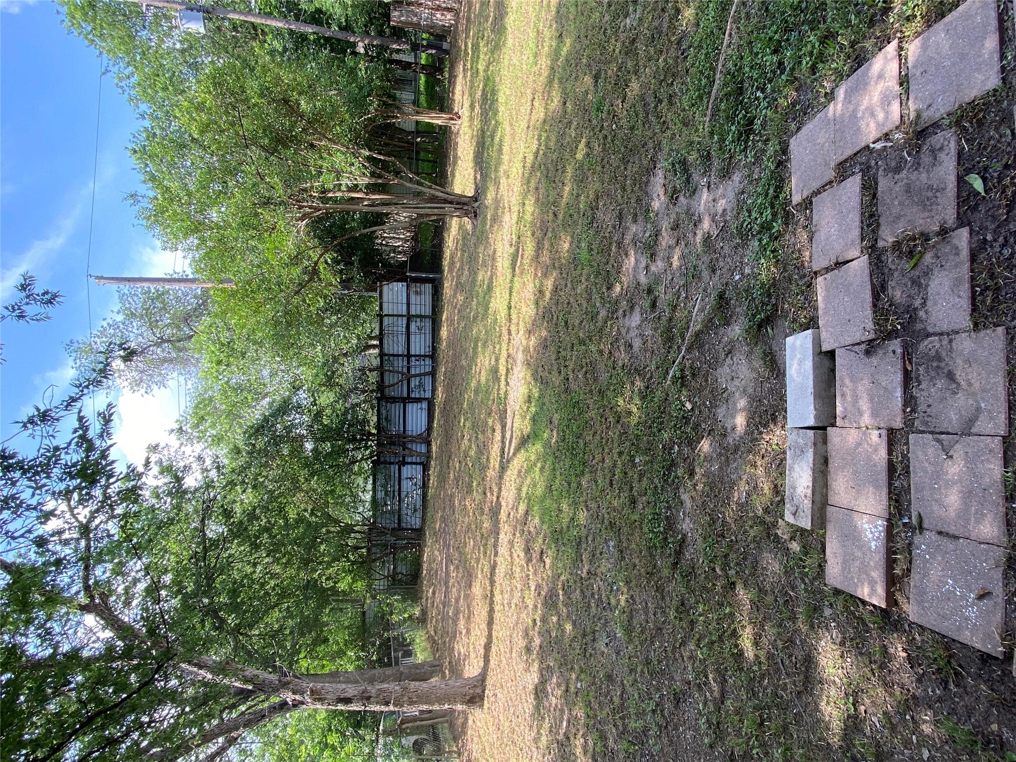 6805 Dubuque Ln Property Photo 3